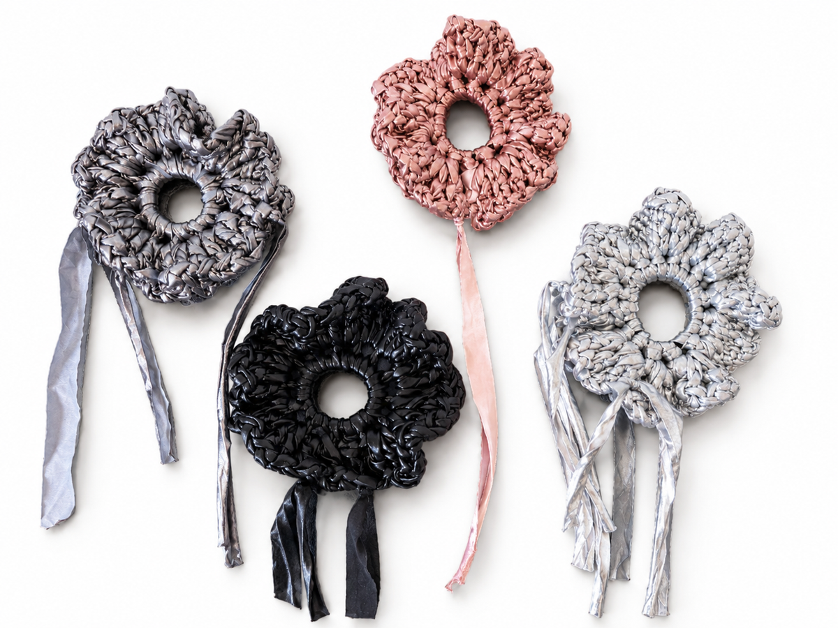 Object 01 / scrunchie